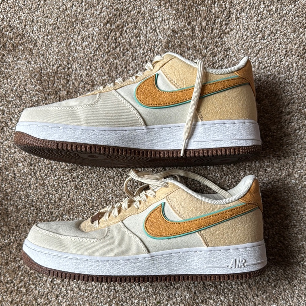 Nike Cream and Tan Sneakers with Retro Design